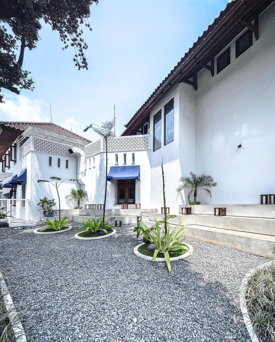 Three Folks - Lebak Bulus