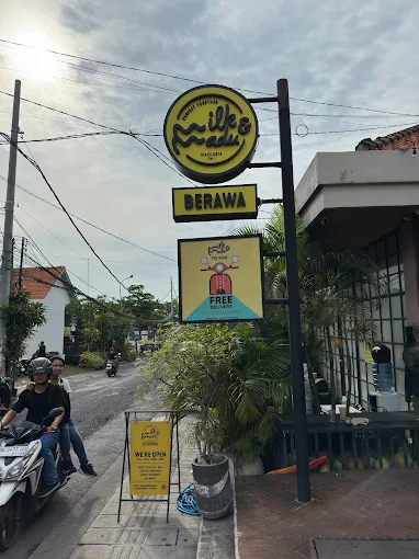 Milk & Madu Cafe