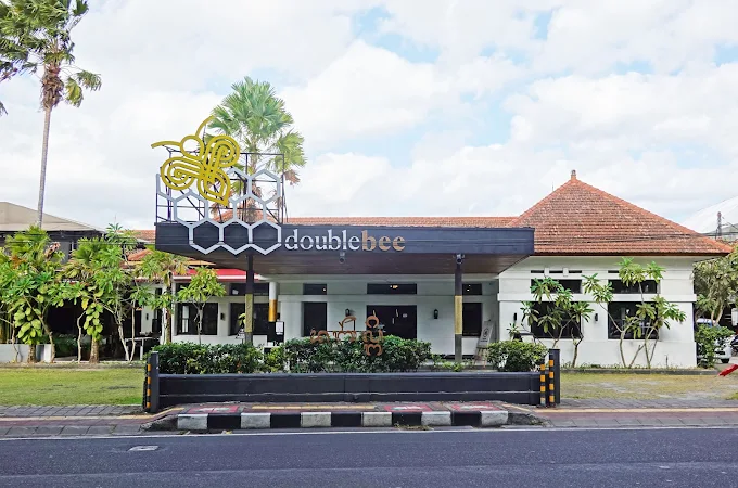 Double Bee Cafe and Resto